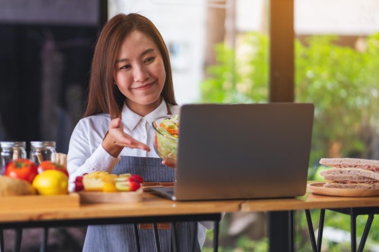 Social Media and Dietary Habits